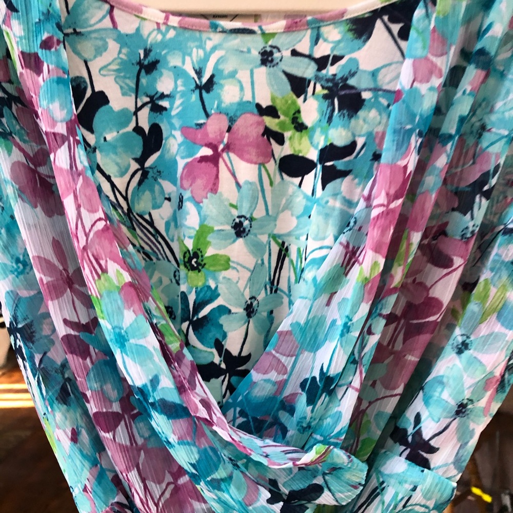 Plus Size Top - Picture 3 of 3